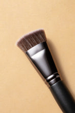 Load image into Gallery viewer, Pro Flat Top Foundation brush